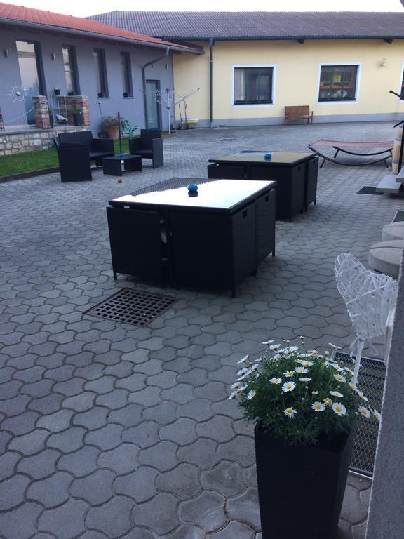 Gaestehaus Auer Fritzi Jois Bagian luar foto
